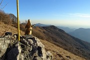 71 Al decollo dei parapendio (1330 m) la 'Mamma dei cieli...' 